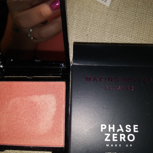 Makeup bundle - Picture 4 of 8